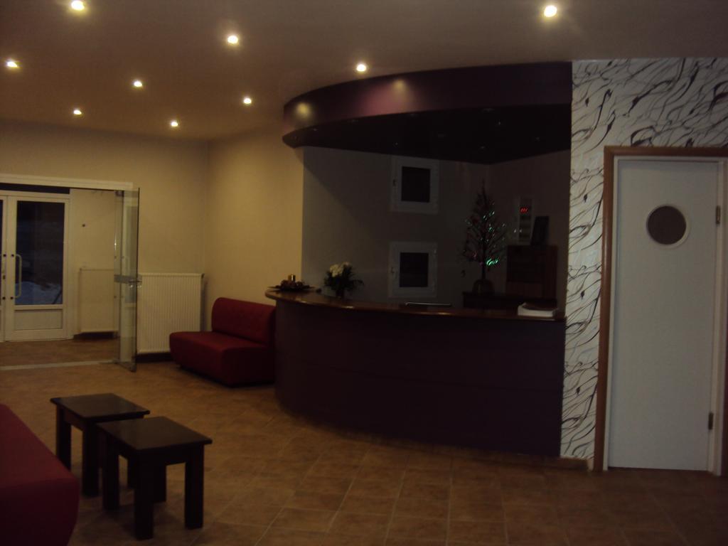 Aitheron Hotel Air Park Zervi Exteriör bild