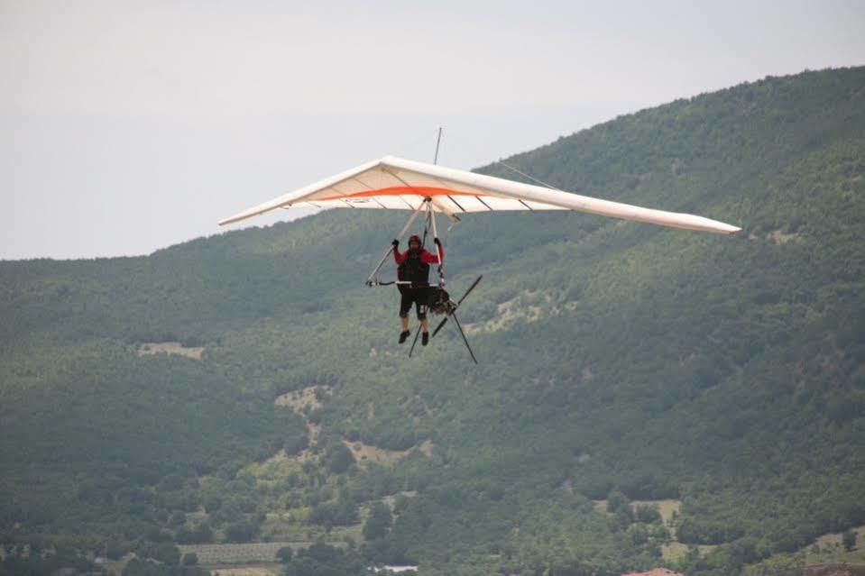 Aitheron Hotel Air Park Zervi Exteriör bild